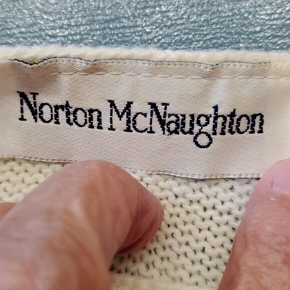 NORTON McNaughton pullover sweater. Beautiful colors. SIZE LARGE. - Picture 7 of 9